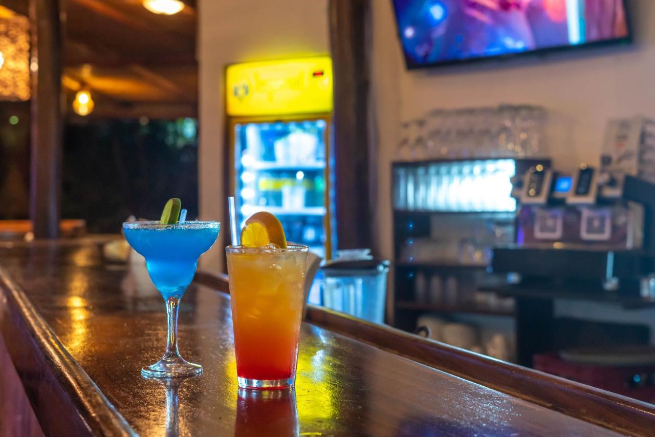 Hotel Pasatiempo Tamarindo Ngoại thất bức ảnh
